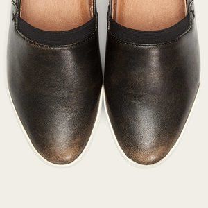 New in Box!  Frye Melanie Slip On Leather Casual Flats Sneakers
